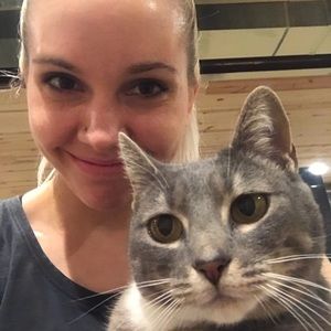 Meet your Posher, Hayley